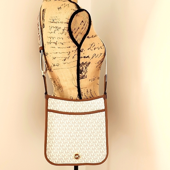 Michael Kors Cream and Brown Crossbody Bag - Picture 4 of 14